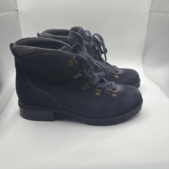 Clarks Shoes - Clarks Navy Suede Lace Up Ankle Boots Gray Knit Lined Lug Sole Women's Size 7.5